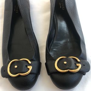 Gucci Black Leather Ballet Flats with Gold Horsebit Accent